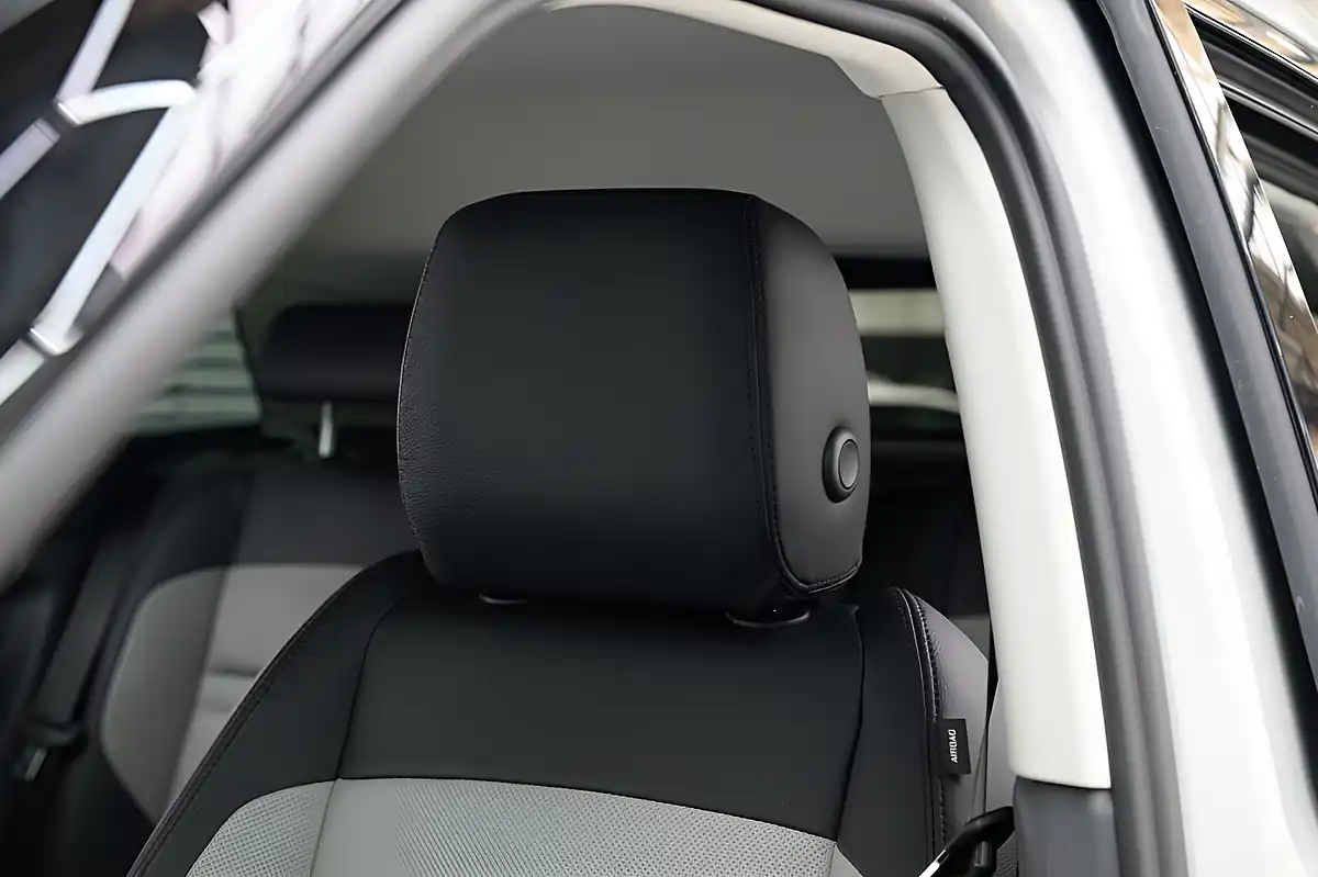 Used 2023 Land Rover Range Rover Evoque Dynamic Se Silver - Interior and Exterior details 16