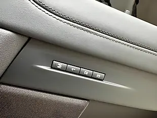 Used 2023 Land Rover Range Rover Evoque R-Dynamic Hse White - Interior and Exterior details 13