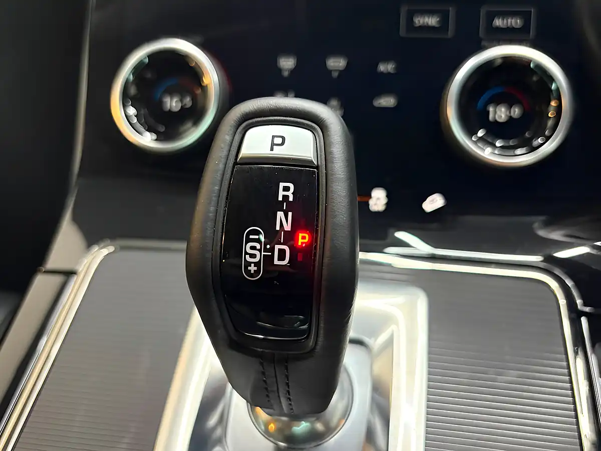 Used 2023 Land Rover Range Rover Evoque R-Dynamic Hse White - Interior and Exterior details 7