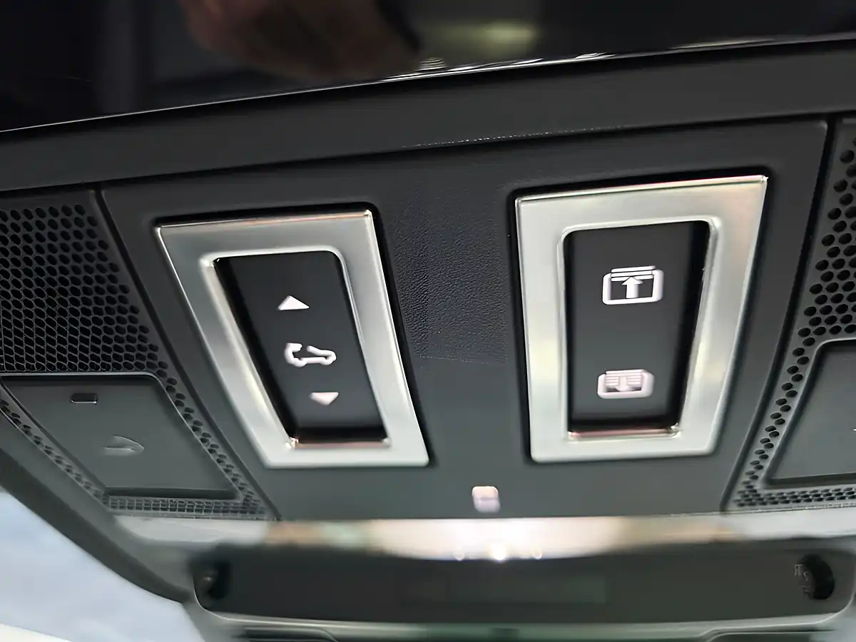 Used 2023 Land Rover Range Rover Evoque R-Dynamic Se Grey - Interior and Exterior details 13