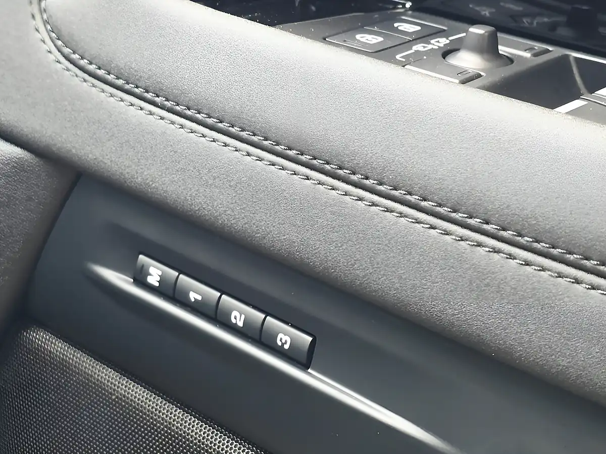 Used 2023 Land Rover Range Rover Evoque R-Dynamic Se Grey - Interior and Exterior details 16