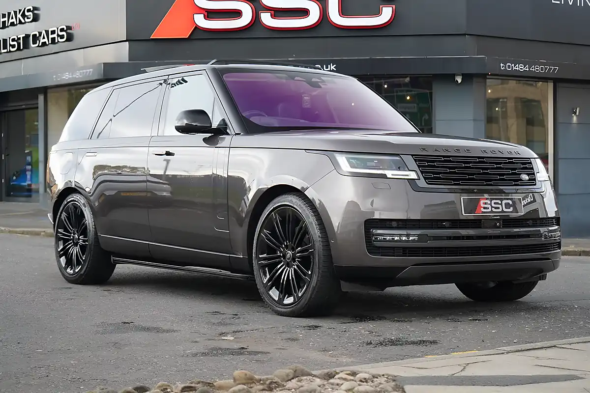 Used 2023 Land Rover Range Rover First Edition Charente Grey - Interior and Exterior details 4