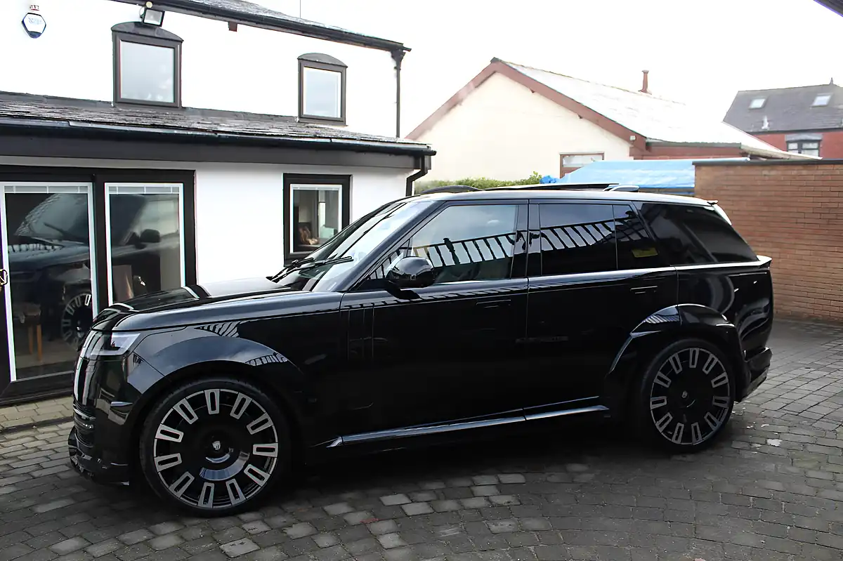 Used 2023 Land Rover Range Rover Hse Black - Interior and Exterior details 3