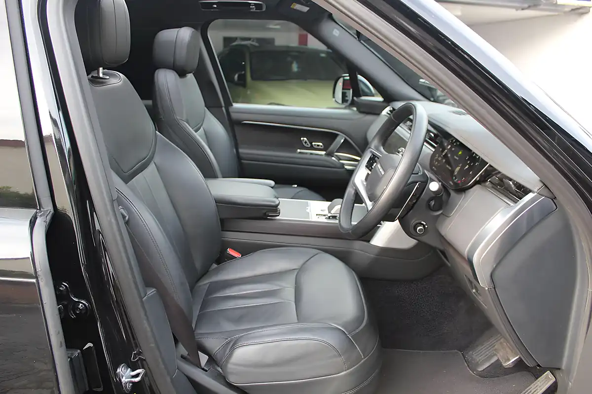 Used 2023 Land Rover Range Rover Hse Black - Interior and Exterior details 4
