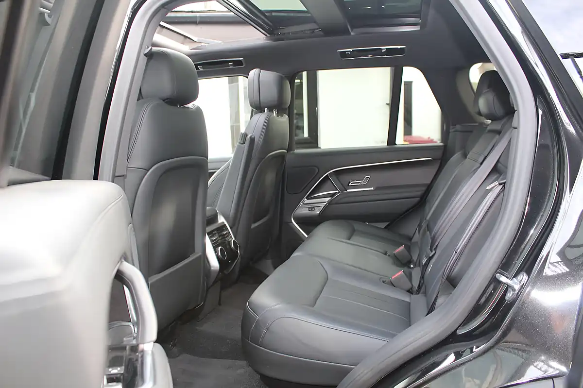 Used 2023 Land Rover Range Rover Hse Black - Interior and Exterior details 5