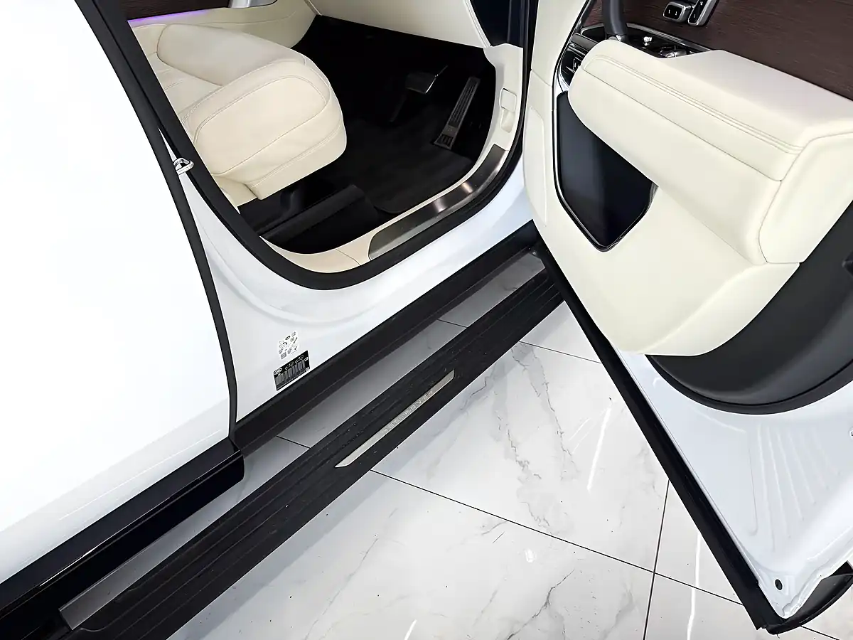 Used 2023 Land Rover Range Rover Hse White - Interior and Exterior details 18