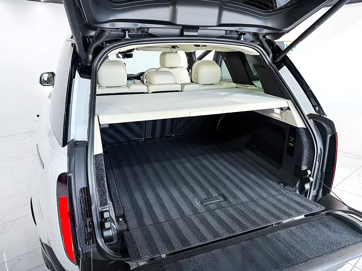 Used 2023 Land Rover Range Rover Hse White - Interior and Exterior details 20