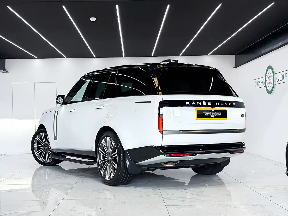 Used 2023 Land Rover Range Rover Hse White - Interior and Exterior details 4
