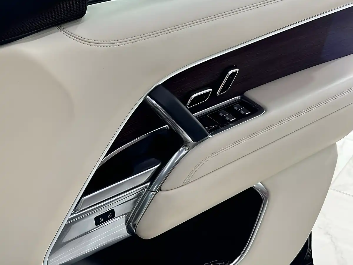 Used 2023 Land Rover Range Rover Se Black - Interior and Exterior details 17