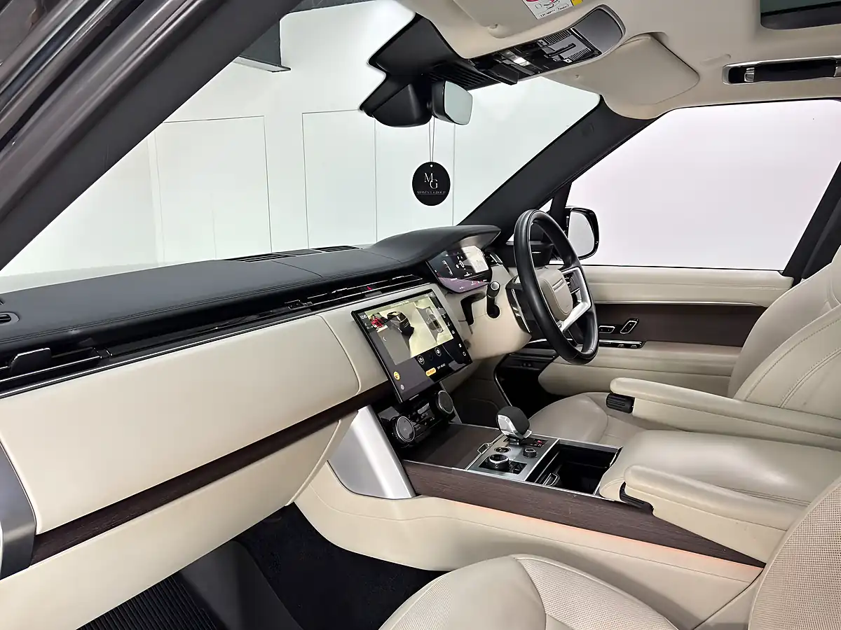 Used 2023 Land Rover Range Rover Se Black - Interior and Exterior details 18