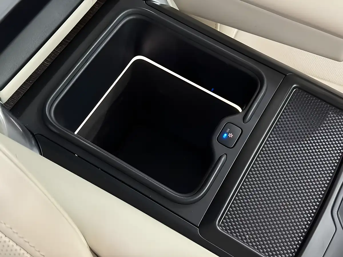 Used 2023 Land Rover Range Rover Se Black - Interior and Exterior details 20