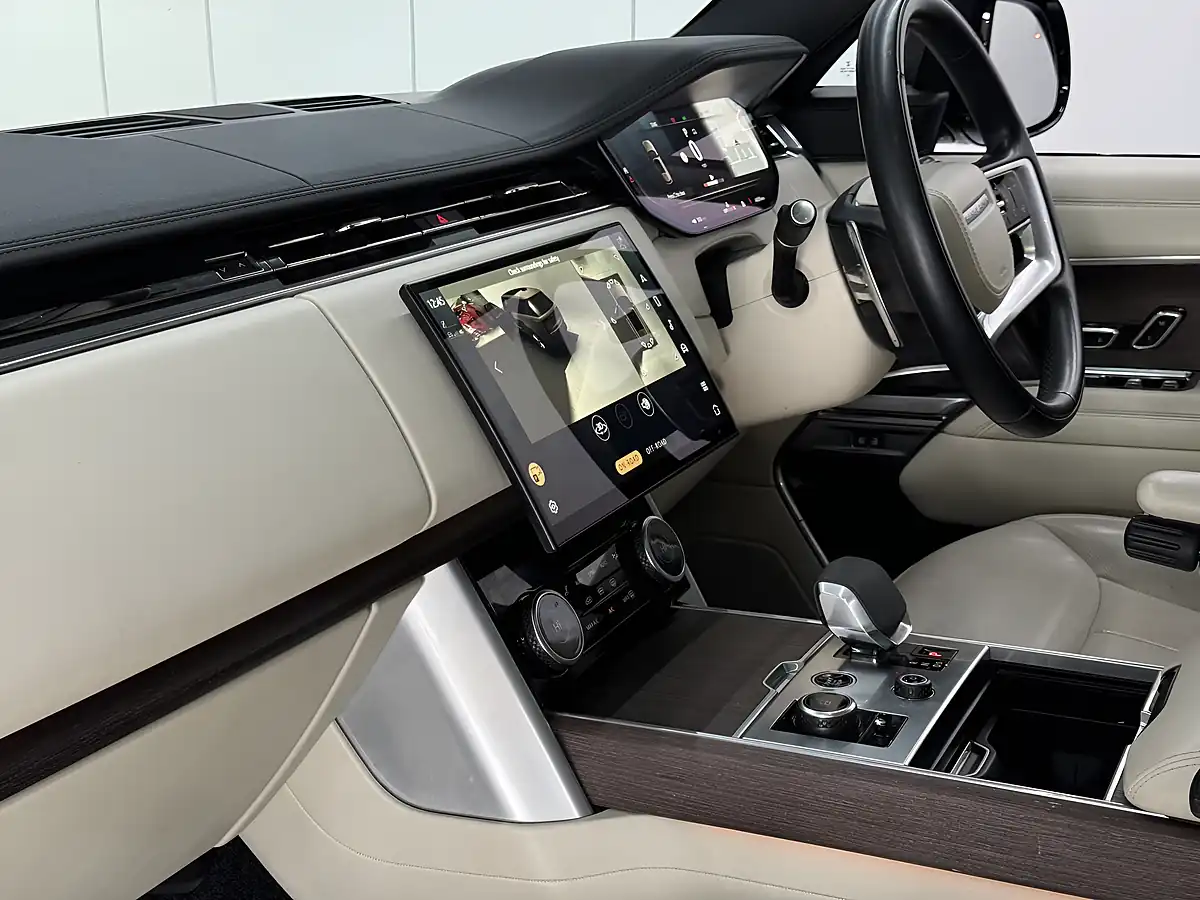 Used 2023 Land Rover Range Rover Se Black - Interior and Exterior details 9