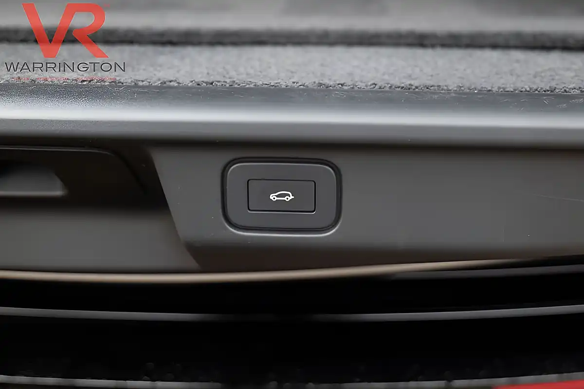 Used 2023 Land Rover Range Rover Se Carpathian Grey - Interior and Exterior details 12