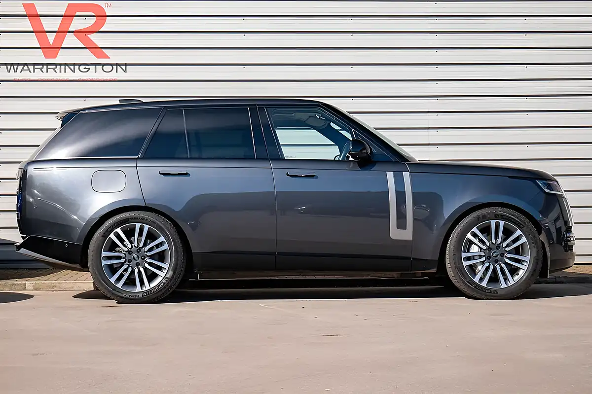 Used 2023 Land Rover Range Rover Se Carpathian Grey - Interior and Exterior details 13