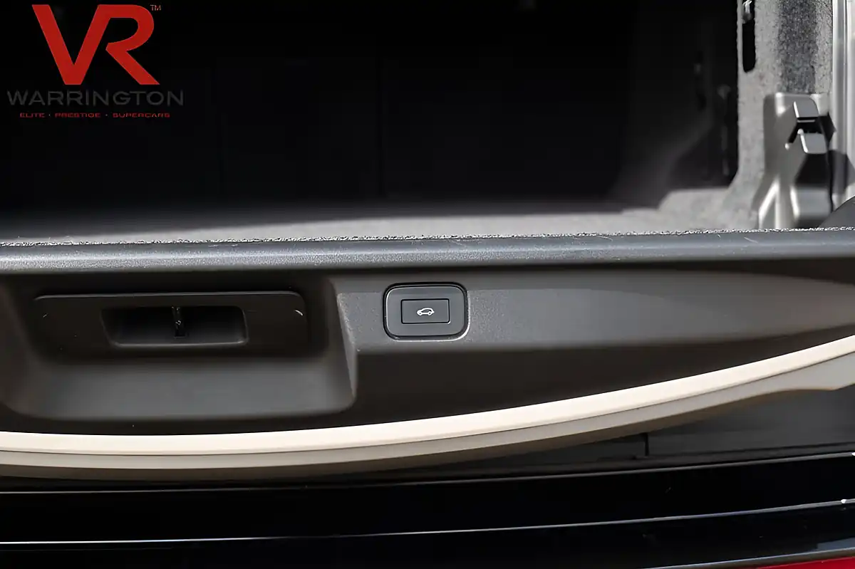 Used 2023 Land Rover Range Rover Se White - Interior and Exterior details 13