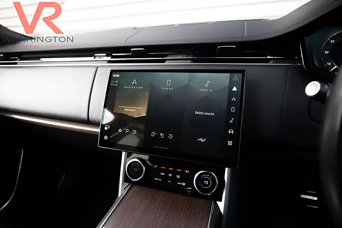 Used 2023 Land Rover Range Rover Se White - Interior and Exterior details 17