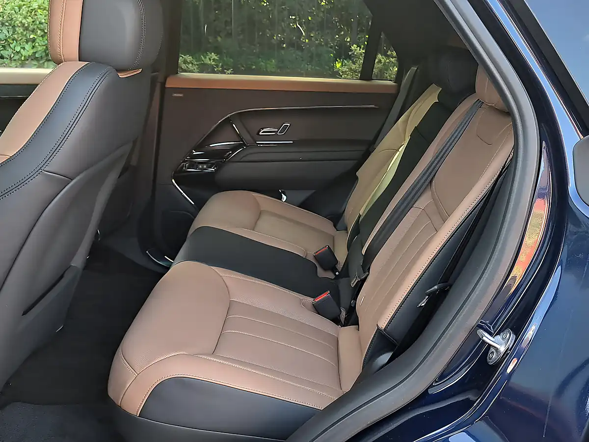 Used 2023 Land Rover Range Rover Sport Autobiography Portofino Blue - Interior and Exterior details 12