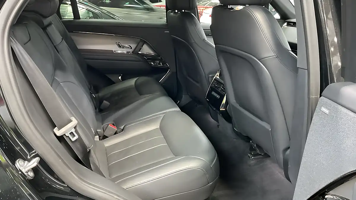 Used 2023 Land Rover Range Rover Sport Dynamic Se Black - Interior and Exterior details 8