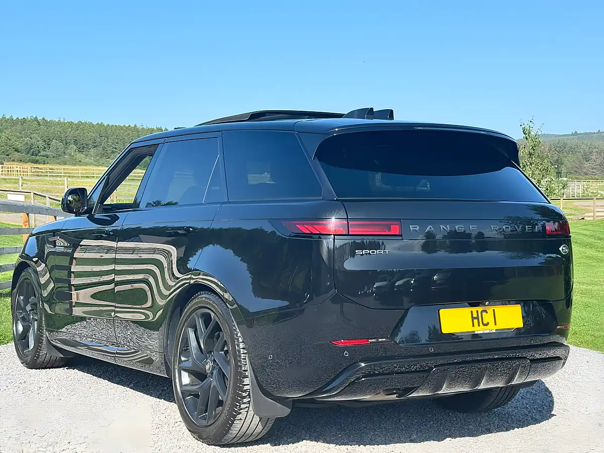 Used 2023 Land Rover Range Rover Sport Dynamic Se Black - Interior and Exterior details 3