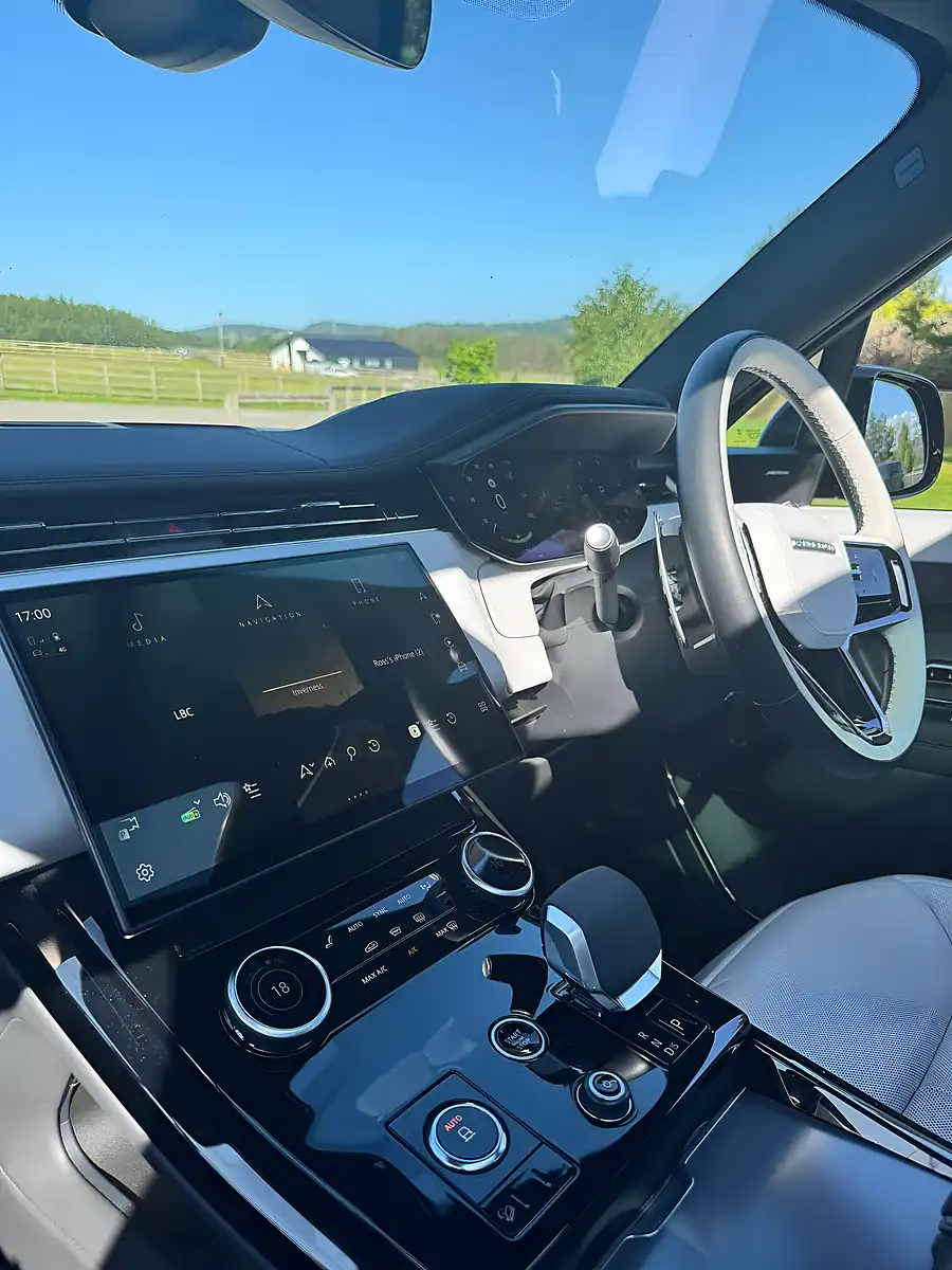 Used 2023 Land Rover Range Rover Sport Dynamic Se Black - Interior and Exterior details 4
