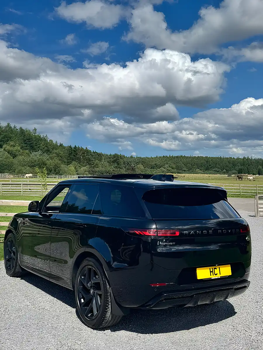 Used 2023 Land Rover Range Rover Sport Dynamic Se Black - Interior and Exterior details 6