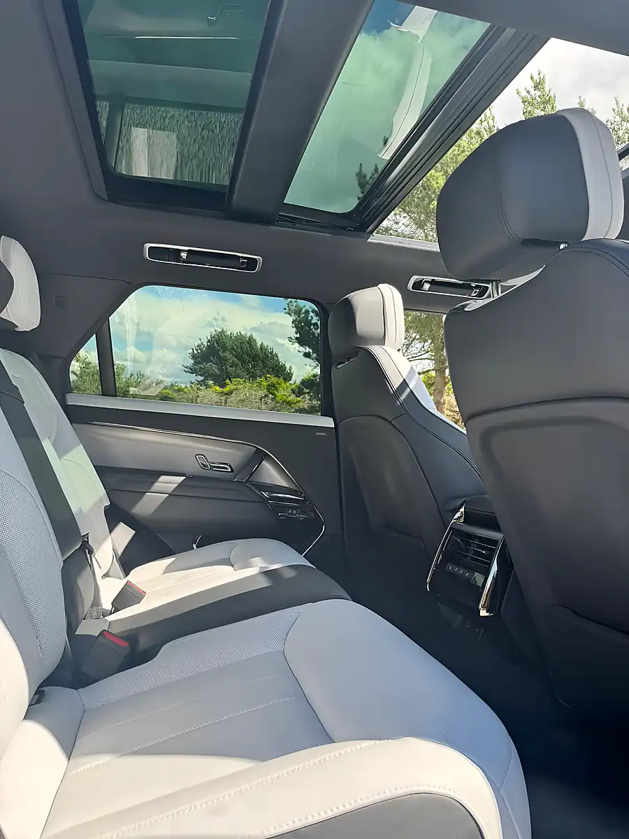 Used 2023 Land Rover Range Rover Sport Dynamic Se Black - Interior and Exterior details 8