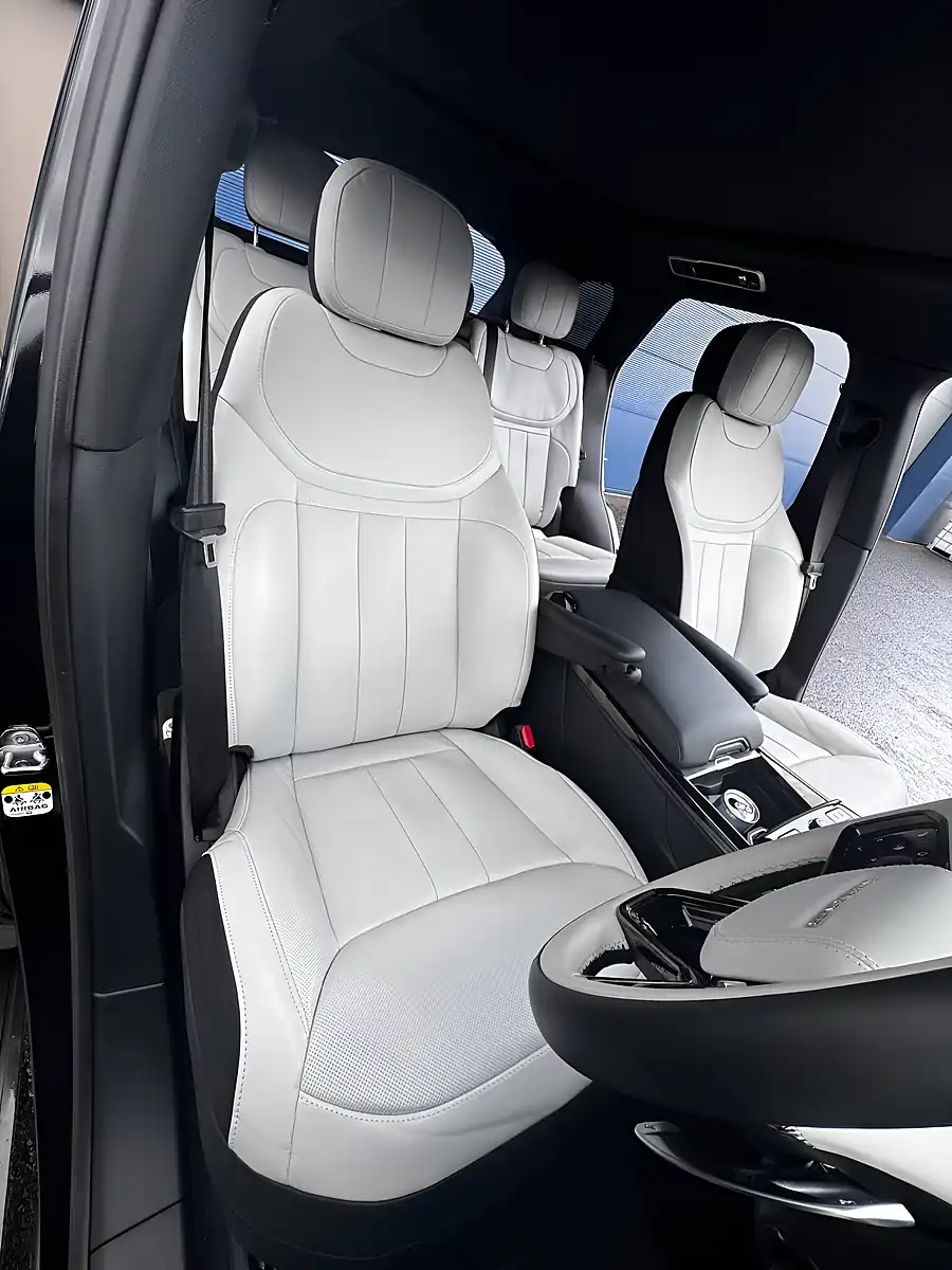 Used 2023 Land Rover Range Rover Sport Dynamic Se Black - Interior and Exterior details 13