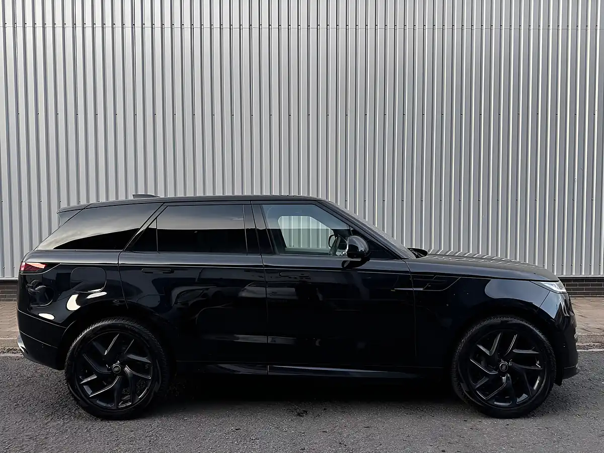 Used 2023 Land Rover Range Rover Sport Dynamic Se Black - Interior and Exterior details 5