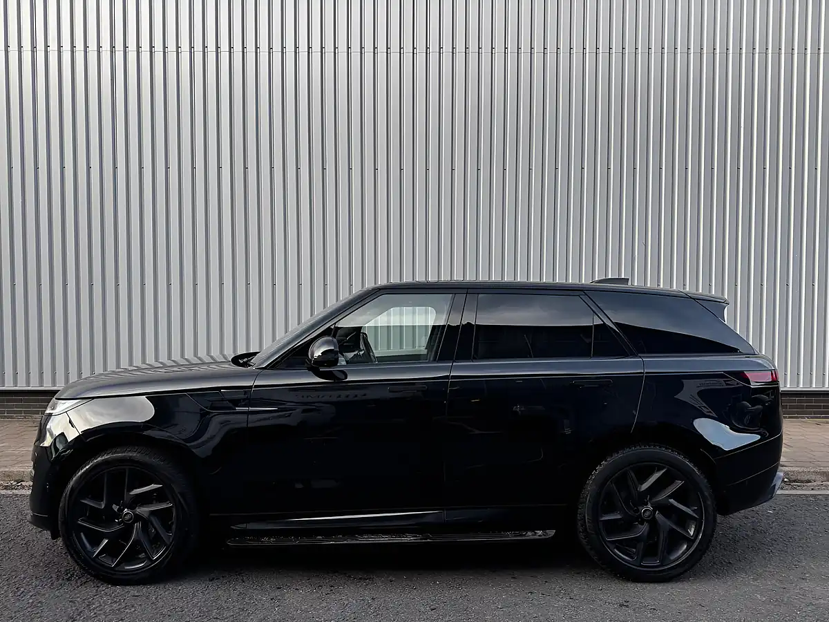 Used 2023 Land Rover Range Rover Sport Dynamic Se Black - Interior and Exterior details 6