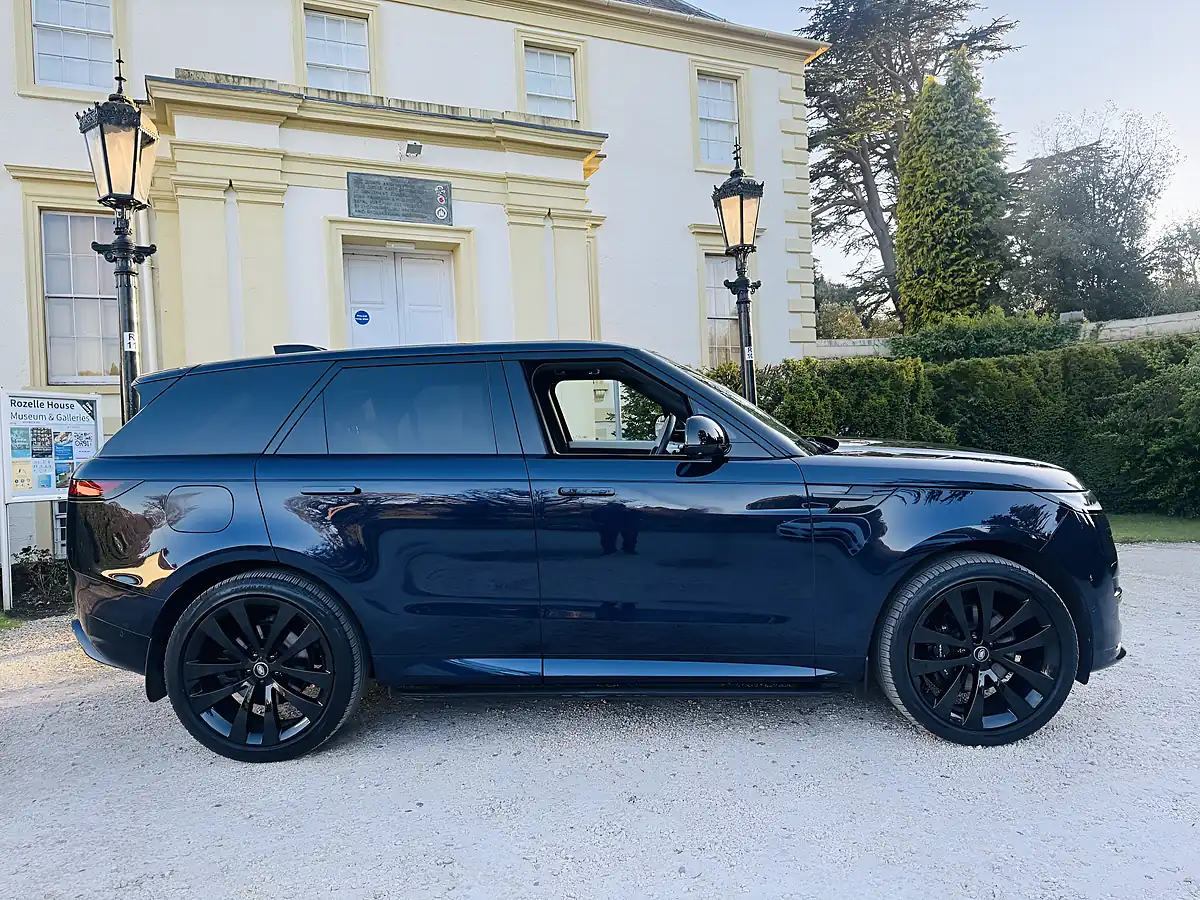 Used 2023 Land Rover Range Rover Sport Dynamic Se Blue - Interior and Exterior details 7