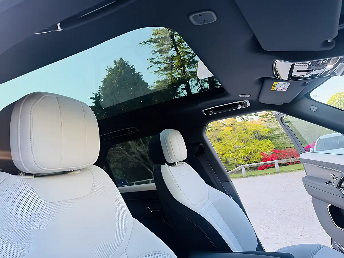 Used 2023 Land Rover Range Rover Sport Dynamic Se Blue - Interior and Exterior details 8