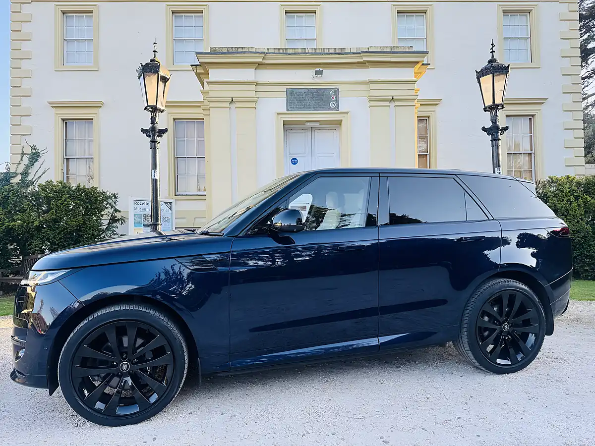Used 2023 Land Rover Range Rover Sport Dynamic Se Blue - Interior and Exterior details 9