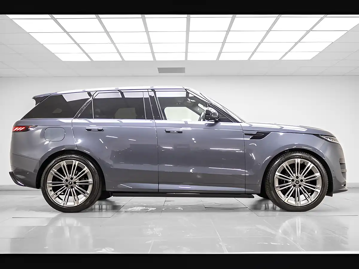 Used 2023 Land Rover Range Rover Sport Dynamic Se Blue - Interior and Exterior details 6