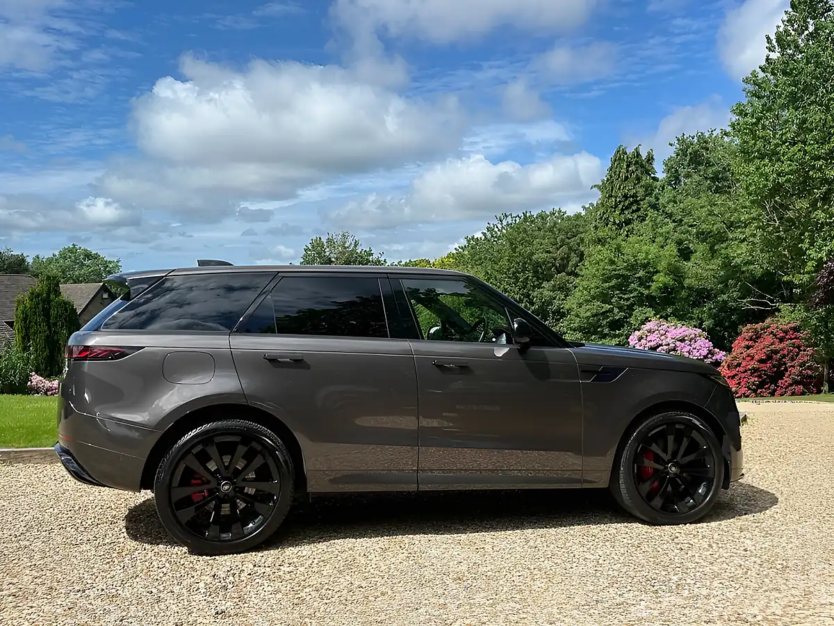 Used 2023 Land Rover Range Rover Sport Dynamic Se Charente Grey - Interior and Exterior details 12