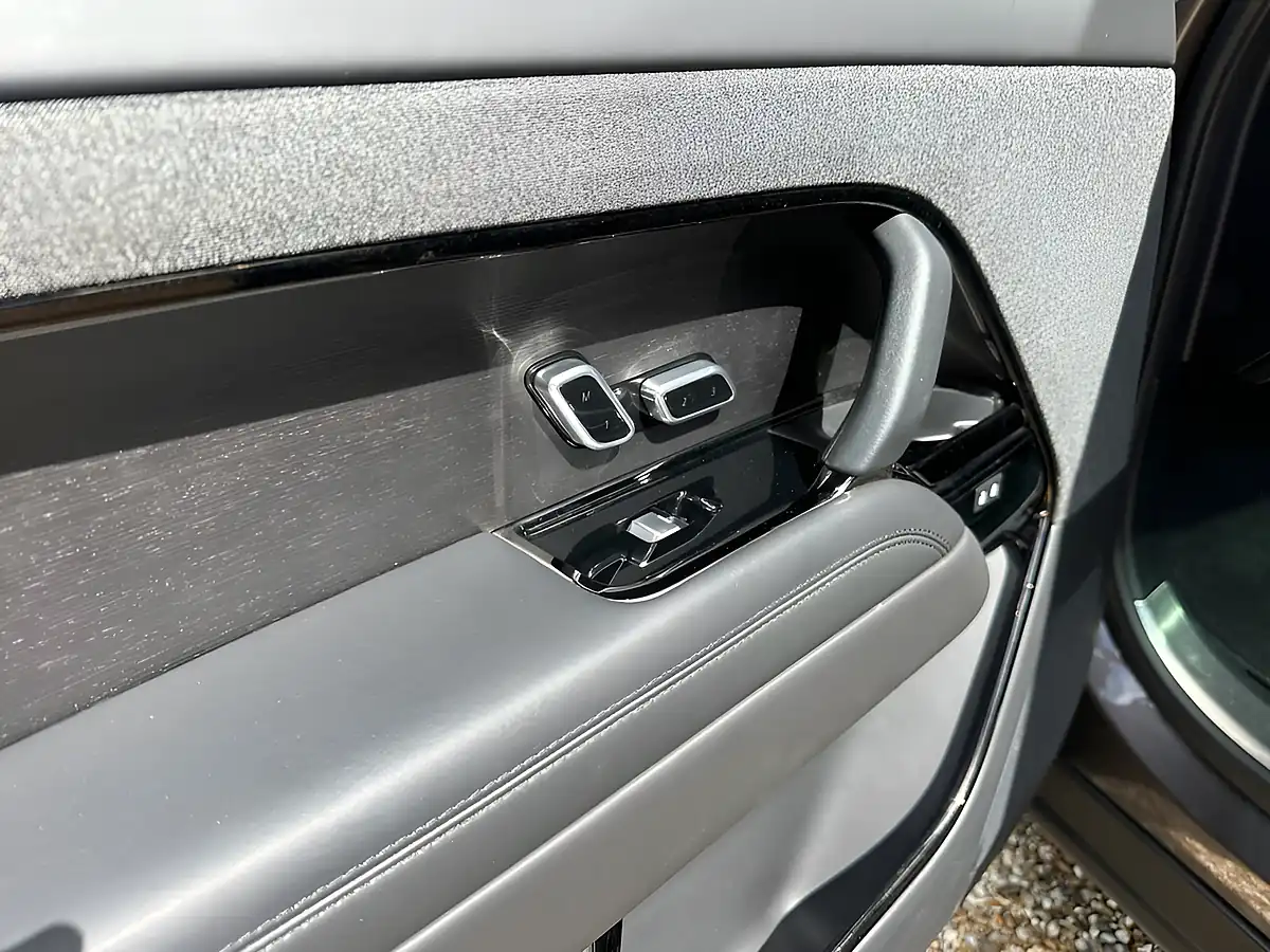 Used 2023 Land Rover Range Rover Sport Dynamic Se Charente Grey - Interior and Exterior details 13