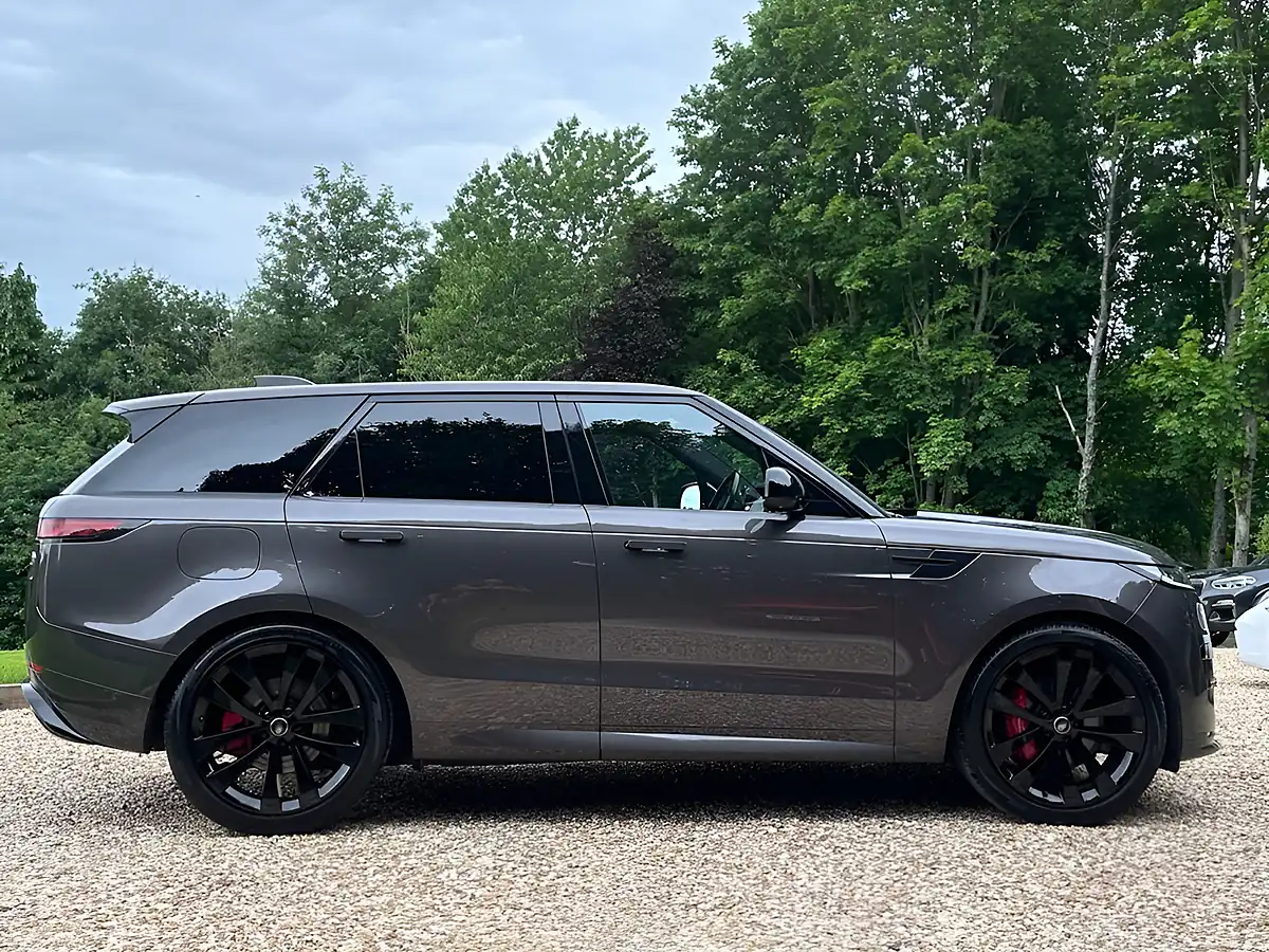 Used 2023 Land Rover Range Rover Sport Dynamic Se Charente Grey - Interior and Exterior details 17
