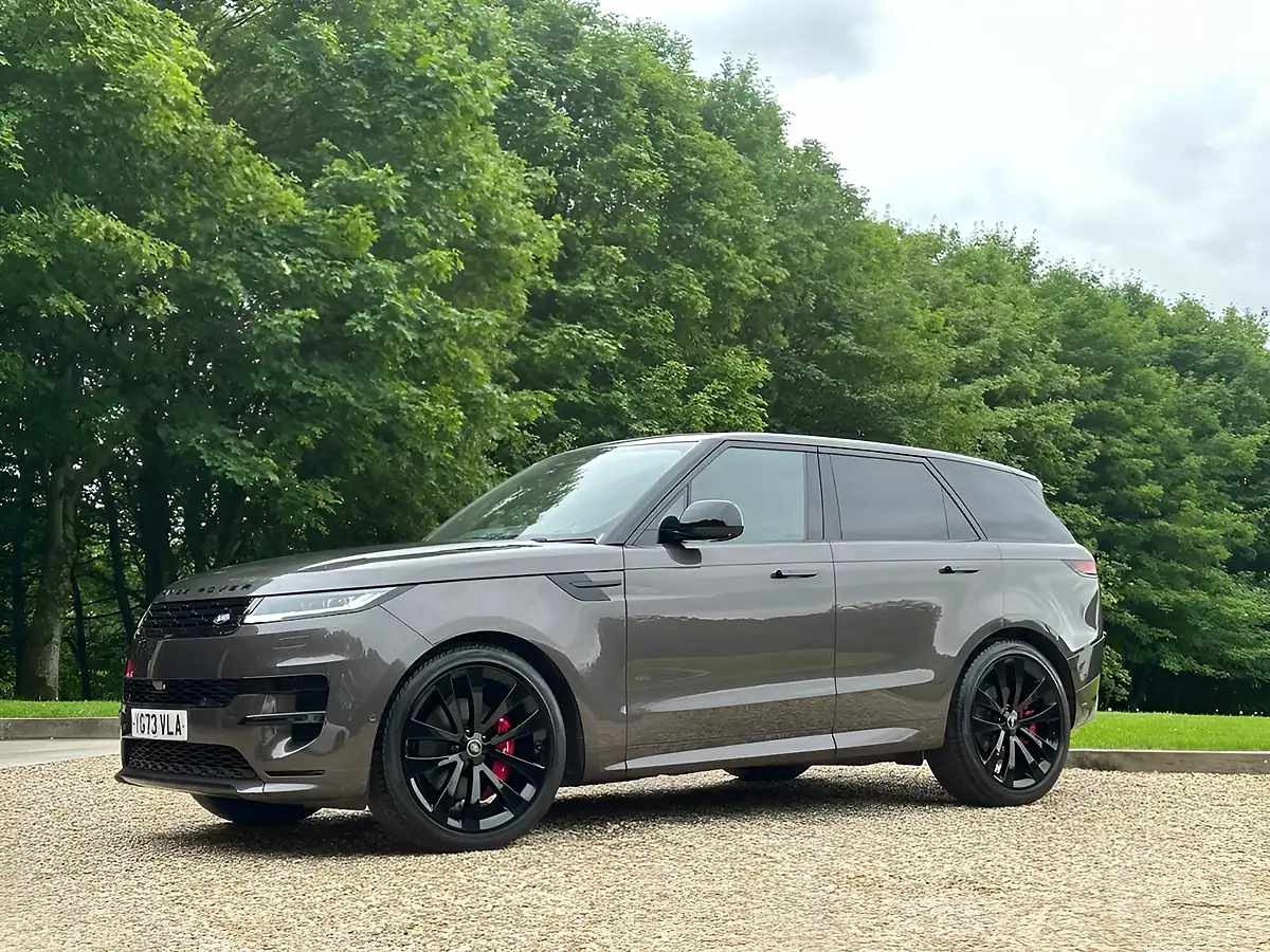 Used 2023 Land Rover Range Rover Sport Dynamic Se Charente Grey - Interior and Exterior details 3