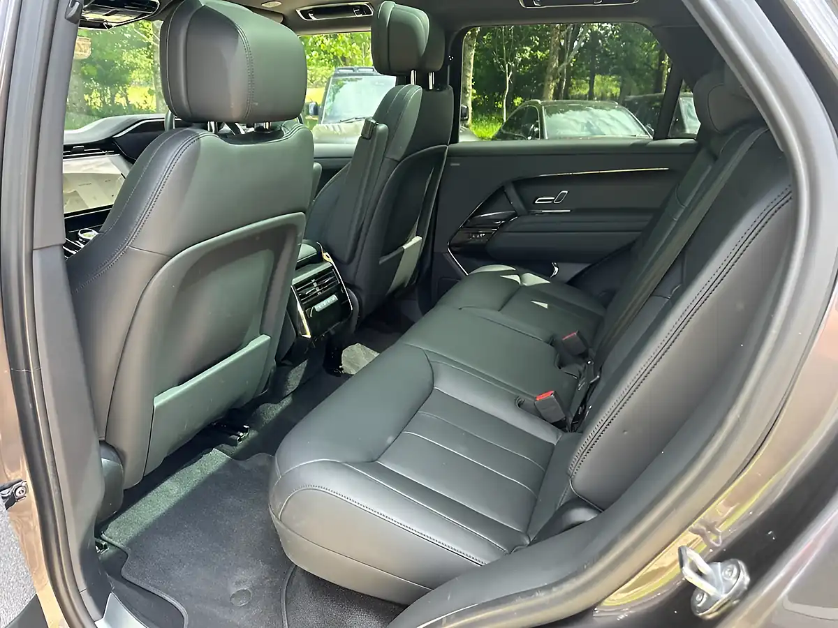 Used 2023 Land Rover Range Rover Sport Dynamic Se Charente Grey - Interior and Exterior details 6