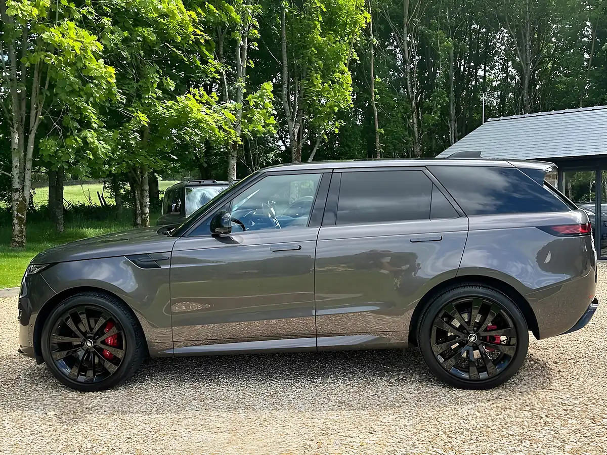 Used 2023 Land Rover Range Rover Sport Dynamic Se Charente Grey - Interior and Exterior details 9
