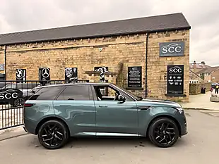 Used 2023 Land Rover Range Rover Sport Dynamic Se Giola Green - Interior and Exterior details 12