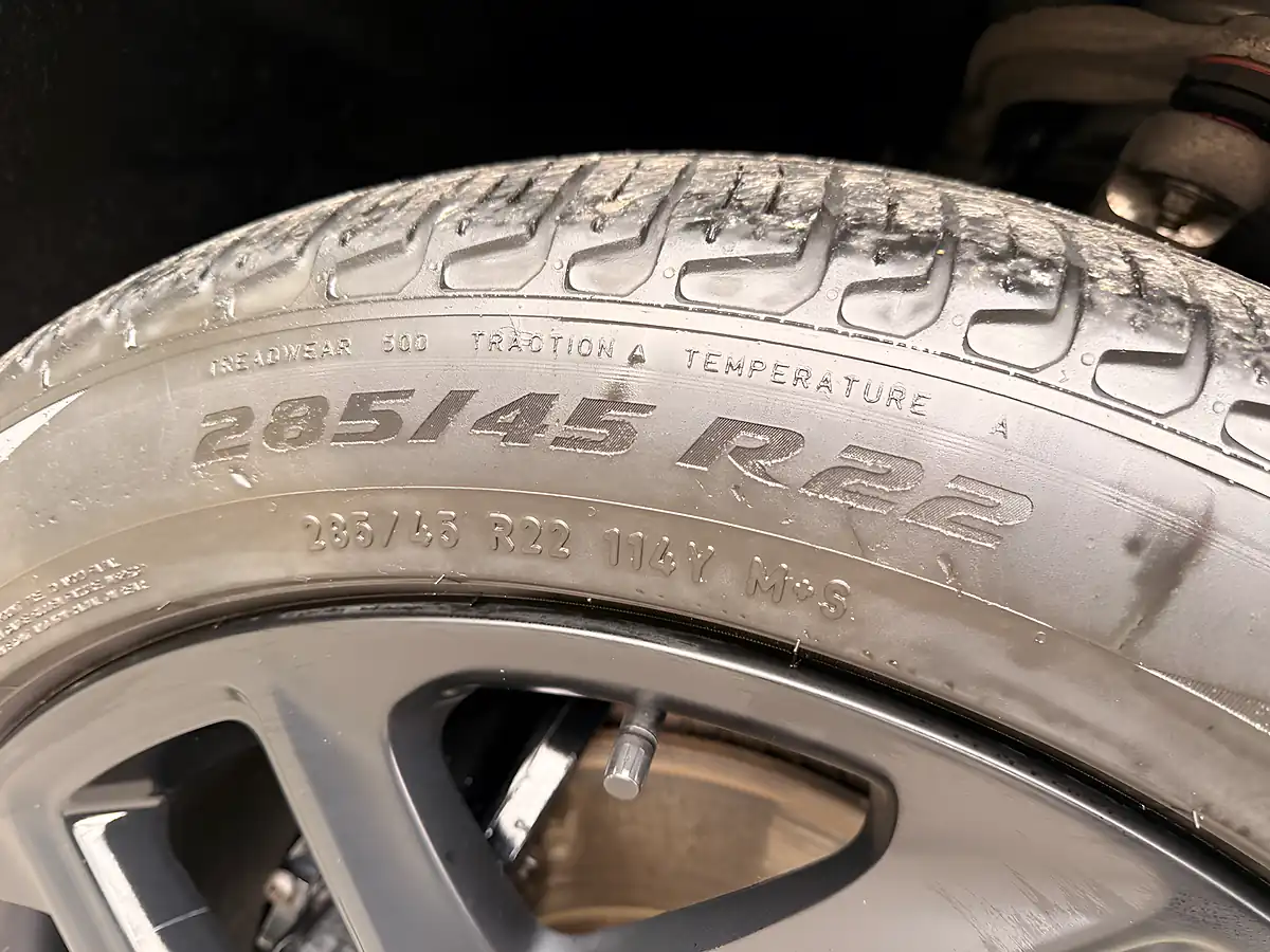 Used 2023 Land Rover Range Rover Sport Dynamic Se Giola Green - Interior and Exterior details 15