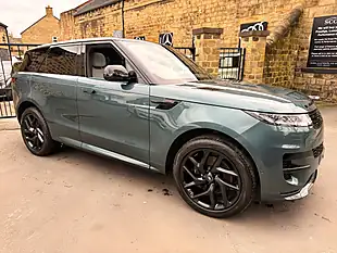 Used 2023 Land Rover Range Rover Sport Dynamic Se Giola Green - Interior and Exterior details 4