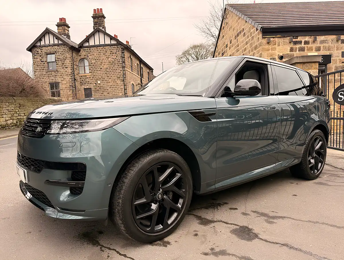 Used 2023 Land Rover Range Rover Sport Dynamic Se Giola Green - Interior and Exterior details 7