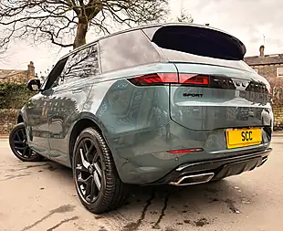 Used 2023 Land Rover Range Rover Sport Dynamic Se Giola Green - Interior and Exterior details 9