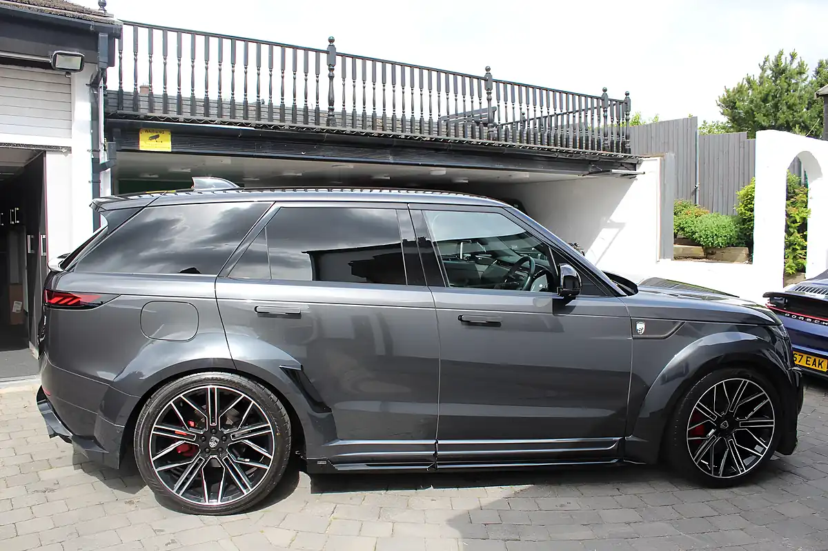 Used 2023 Land Rover Range Rover Sport Dynamic Se Grey - Interior and Exterior details 8