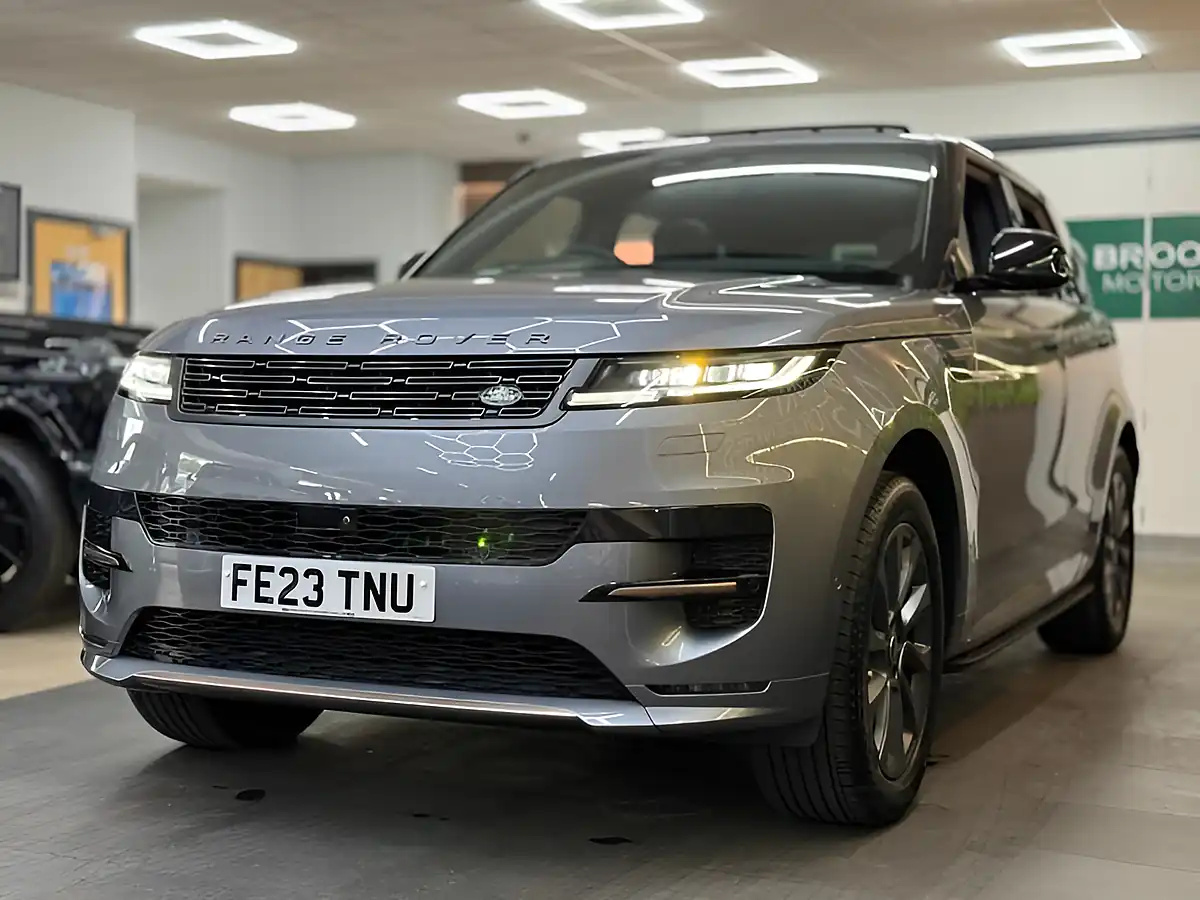Used 2023 Land Rover Range Rover Sport Dynamic Se Grey - Interior and Exterior details 16