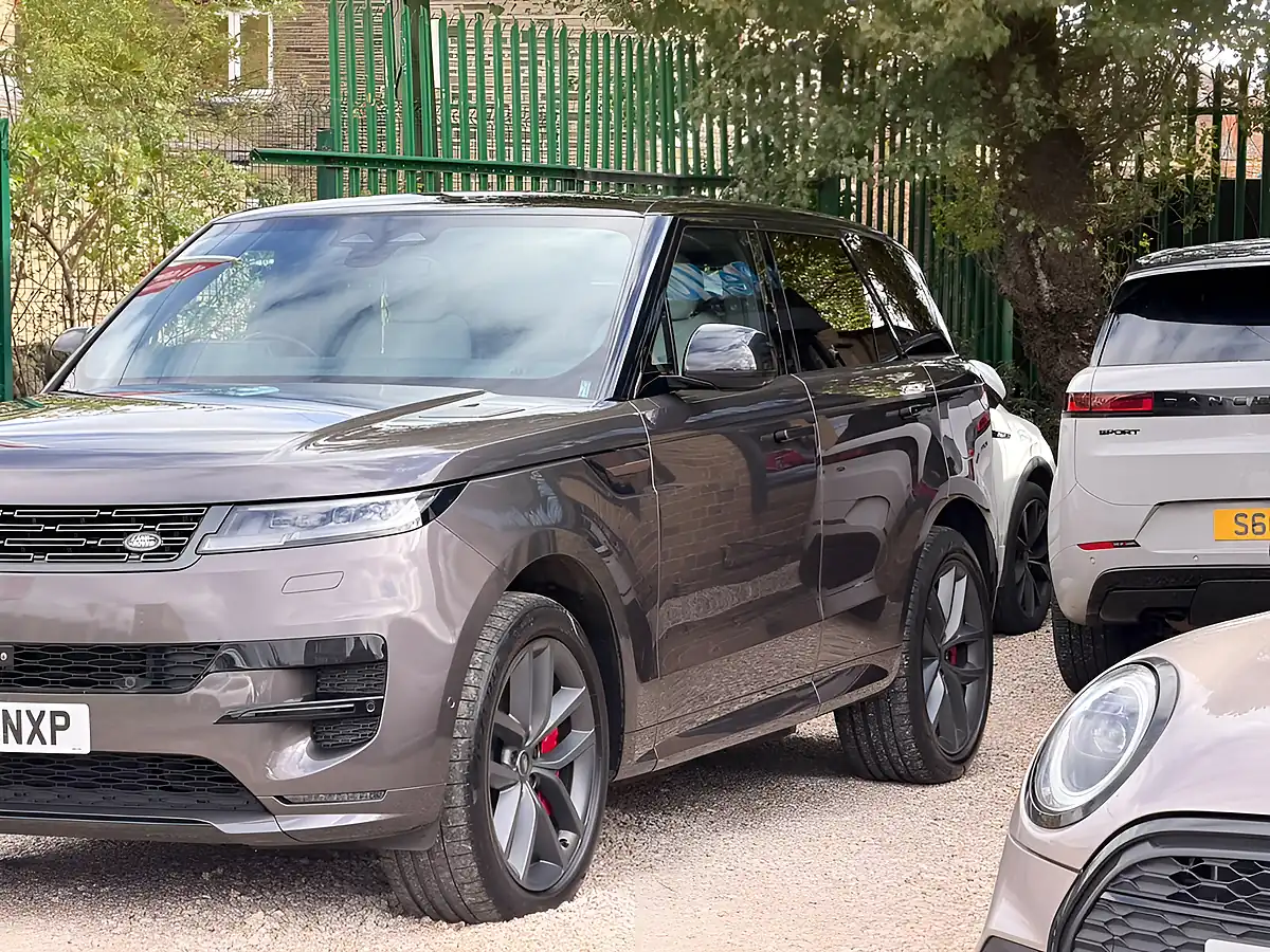 Used 2023 Land Rover Range Rover Sport Dynamic Se Grey - Interior and Exterior details 19