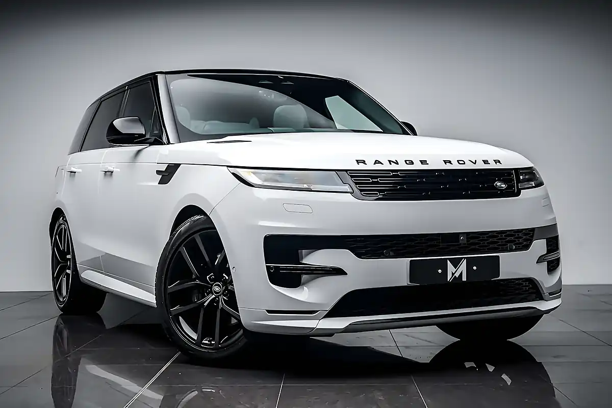 Used 2023 Land Rover Range Rover Sport Dynamic Se White - Front View