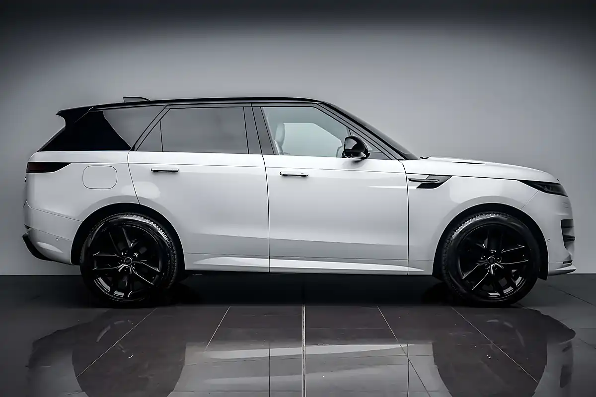 Used 2023 Land Rover Range Rover Sport Dynamic Se White - Interior and Exterior details 11