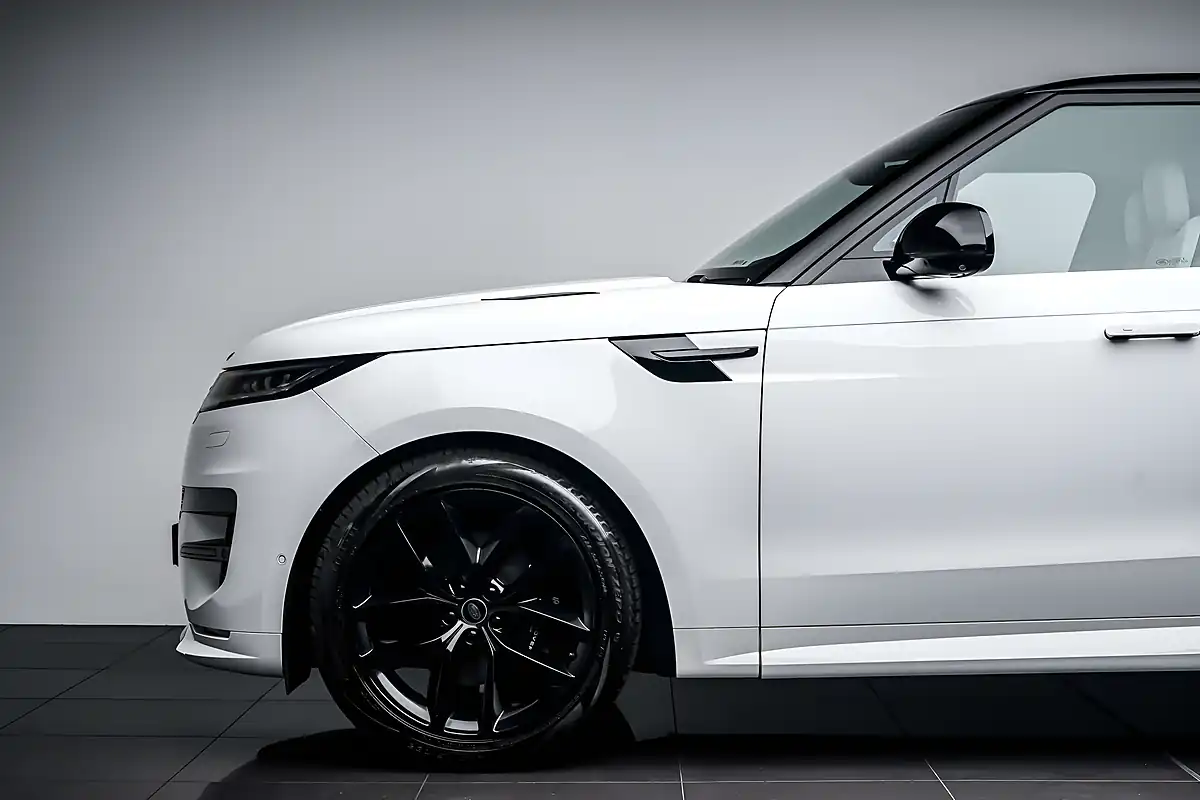 Used 2023 Land Rover Range Rover Sport Dynamic Se White - Interior and Exterior details 13